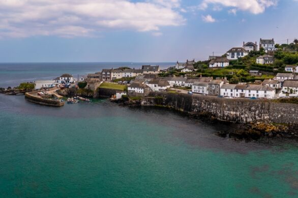 Kilden Mor explores Coverack Cove